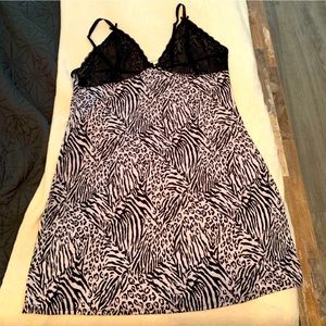 Della Burke 2x zebra slip